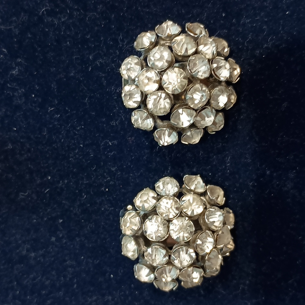 VTG rhinestone cluster clip on earrings